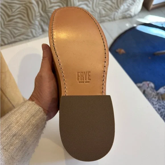 FRYE CAMPUS 14L in BANANA! BNIB - Picture 3 of 8